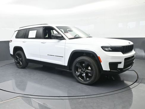 Used 2023 Jeep Grand Cherokee L Altitude image 8