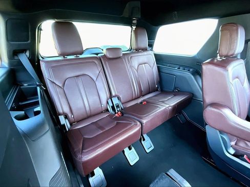 Used 2023 Ford Expedition Limited image 17
