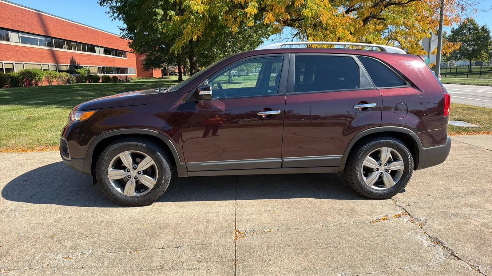 Used 2012 Kia Sorento EX w/ EX V6 Premium Pkg FWD image 3