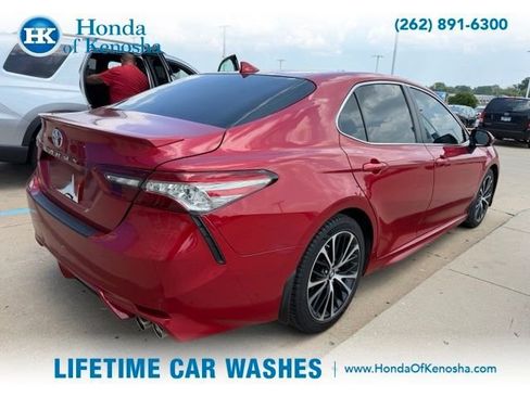 Used 2019 Toyota Camry SE FWD image 2