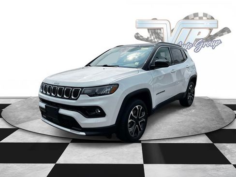 Used 2023 Jeep Compass Limited AWD/4WD image 2