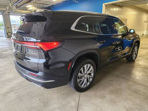 Certified 2025 Buick Enclave Preferred AWD/4WD image 5