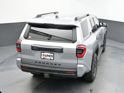 Used 2025 Toyota 4Runner TRD Off-Road AWD/4WD image 33