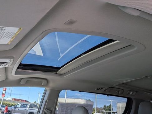 Used 2020 Toyota Sienna Limited w/ Carpet Mat Package FWD image 19