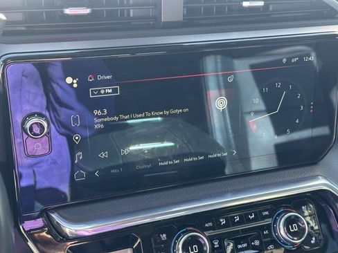 Certified 2024 GMC Sierra 3500 Denali w/ Denali Reserve Package image 8