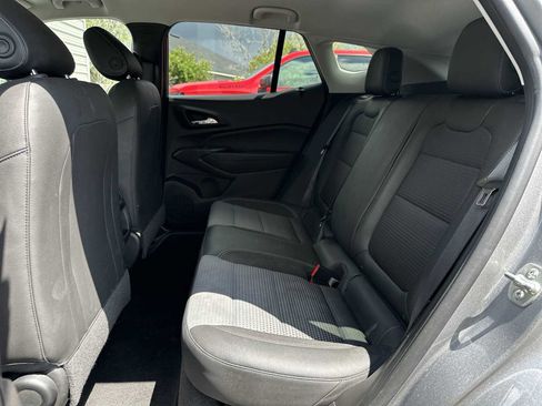 Certified 2025 Chevrolet Trax LT FWD image 17