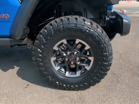 New 2024 Jeep Wrangler Unlimited Rubicon w/ Technology Group image 12