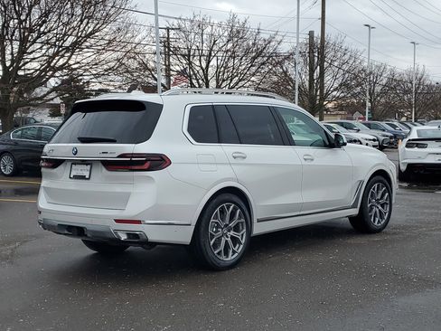New 2026 BMW X7 xDrive40i w/ Premium Package image 3