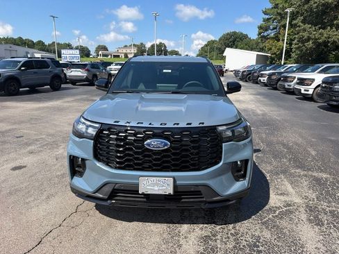 New 2026 Ford Explorer ST-Line w/ ST-Line Street Pack RWD image 8