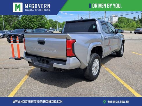 Used 2025 Toyota Tacoma SR5 AWD/4WD image 4