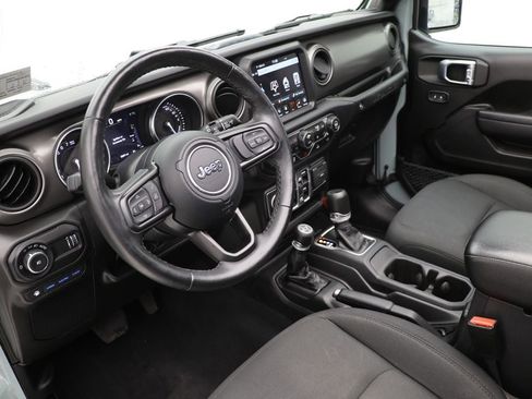 Used 2023 Jeep Wrangler Unlimited w/ Sun & Screen Package image 14