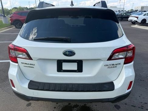 Used 2017 Subaru Outback 2.5i Premium AWD/4WD image 6