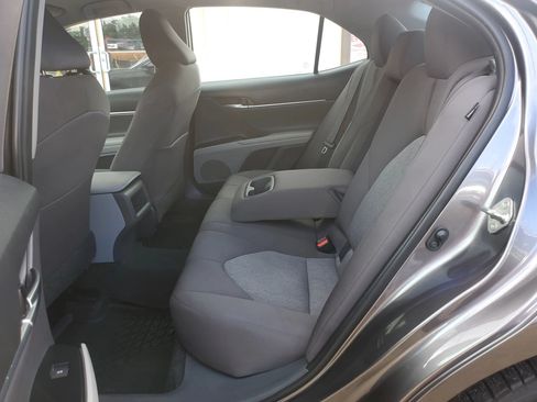 Used 2019 Toyota Camry LE FWD image 30