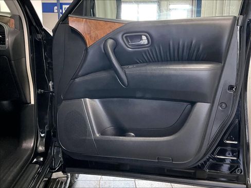 Used 2024 Nissan Armada SL image 12