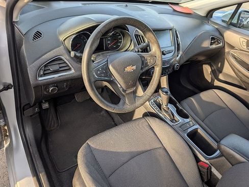 Used 2018 Chevrolet Cruze LT w/ LT Fleet Convenience Package image 8