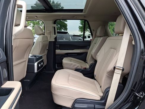 Used 2024 Ford Expedition Limited AWD/4WD image 10