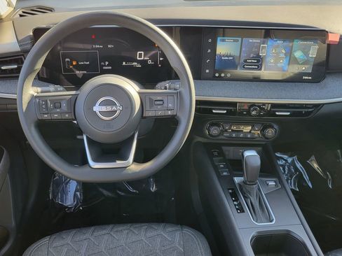 New 2026 Nissan Kicks SV w/ SV Premium Package image 5