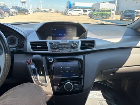 Used 2016 Honda Odyssey EX-L image 17