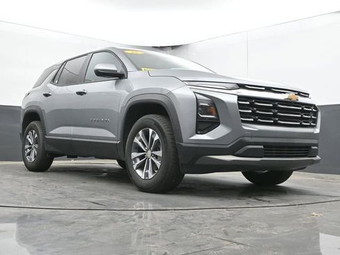 Used 2025 Chevrolet Equinox LT AWD/4WD image 21