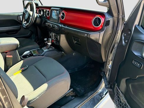 Used 2018 Jeep Wrangler Unlimited Rubicon w/ Dual Top Group image 14