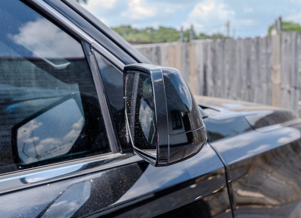 Used 2015 Cadillac Escalade Premium RWD image 12
