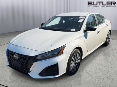 Used 2025 Nissan Altima 2.5 SV