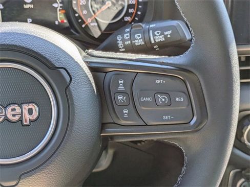 New 2025 Jeep Wrangler Unlimited Rubicon w/ Technology Group image 26