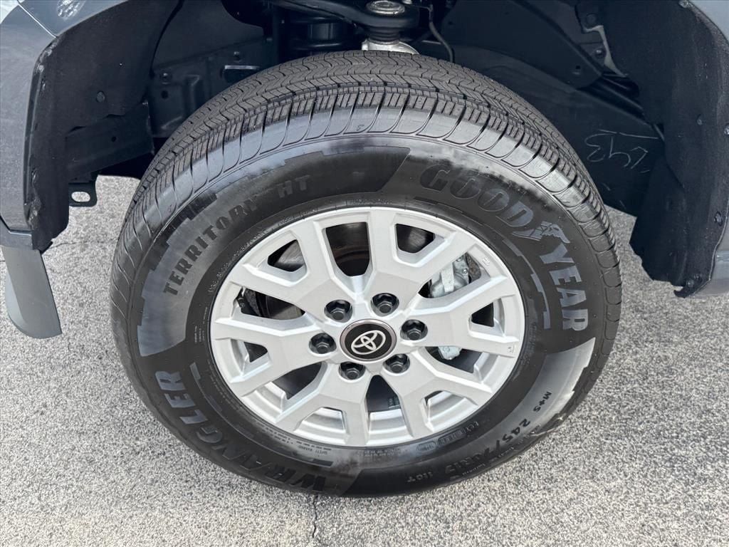 Used 2025 Toyota Tacoma SR AWD/4WD image 16