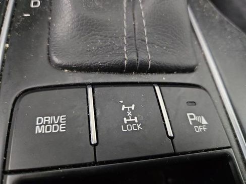 Used 2017 Kia Sorento LX w/ LX Convenience Package image 26