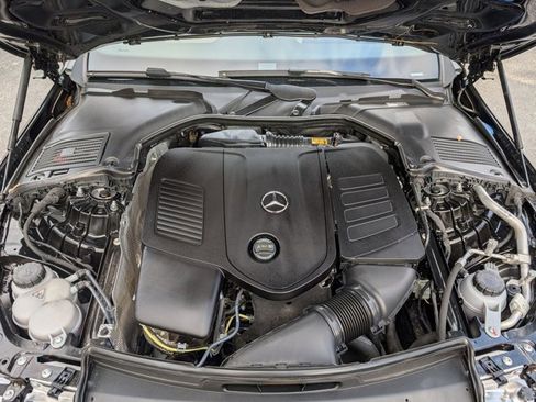 Used 2025 Mercedes-Benz C 300 4MATIC Sedan image 35