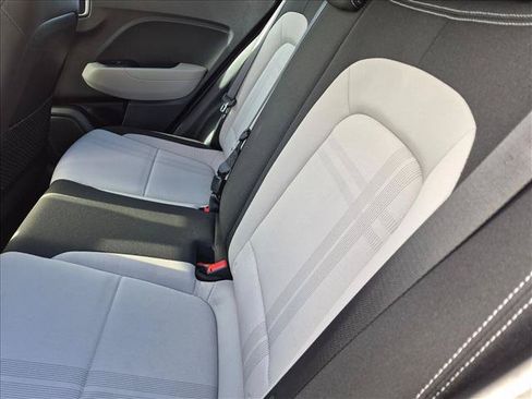 Used 2023 Hyundai Venue SEL FWD image 16