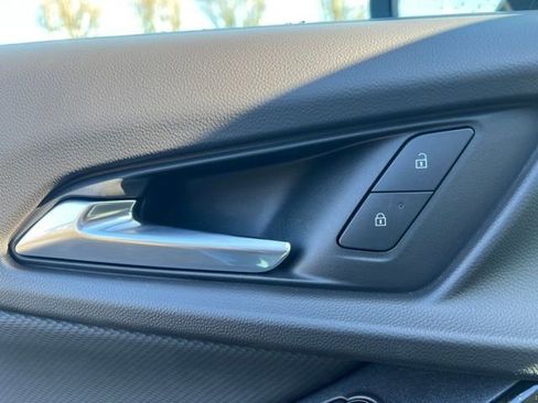 New 2026 Chevrolet Equinox LT w/ Safety and Technology Package FWD image 17