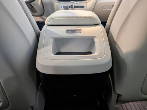 Used 2023 Volvo XC60 B5 Plus w/ Climate Package image 28