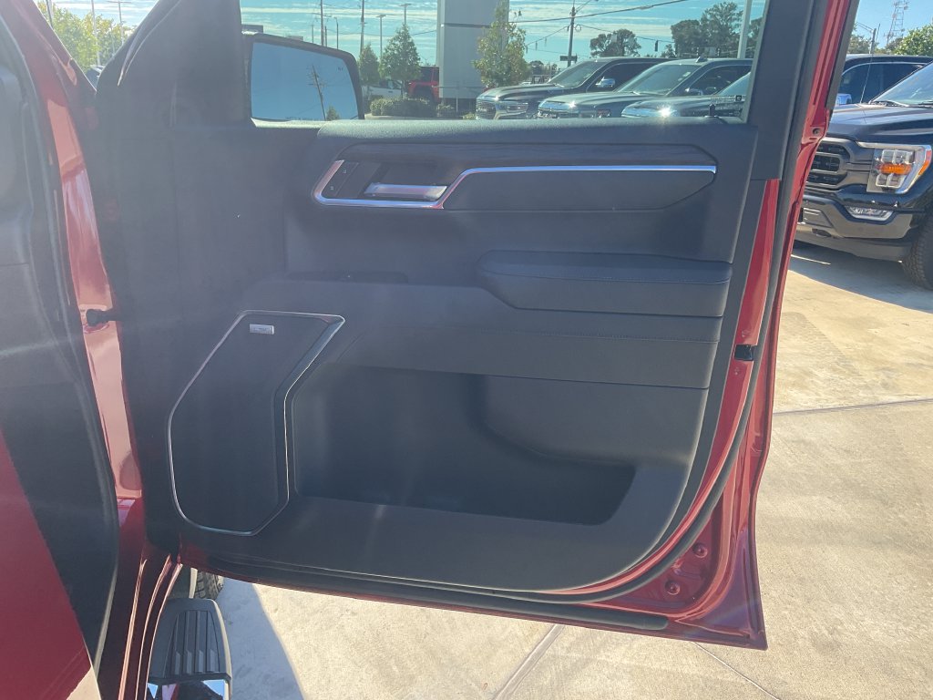 Used 2026 GMC Sierra 1500 SLT AWD/4WD image 18