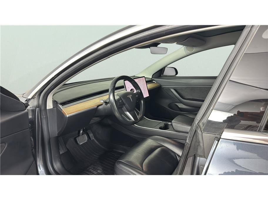 Used 2018 Tesla Model 3 Long Range RWD image 8