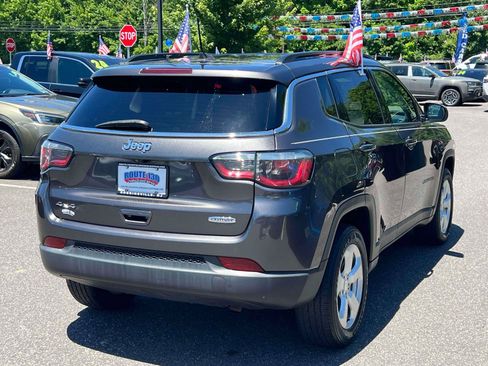 Used 2019 Jeep Compass Latitude w/ Cold Weather Group AWD/4WD image 4