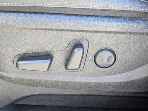 Used 2022 Kia Telluride EX w/ EX Premium Package image 21