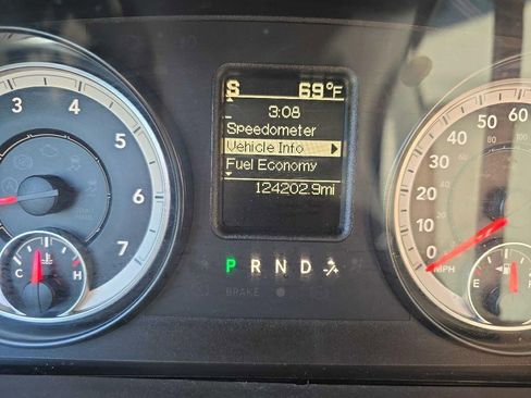 Used 2016 RAM 2500 Tradesman w/ Chrome Appearance Group image 13