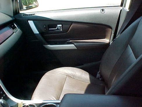 Used 2013 Ford Edge Limited AWD/4WD image 16