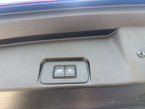Used 2024 Nissan Rogue SV FWD image 22