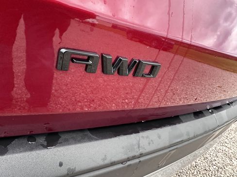 Used 2024 Chevrolet Traverse Z71 image 9