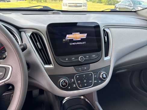 Used 2025 Chevrolet Malibu LT FWD image 19