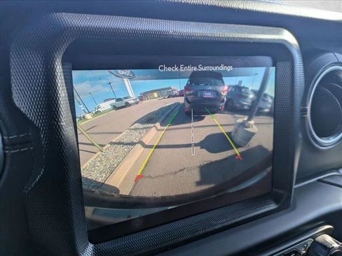 Used 2020 Jeep Wrangler Unlimited Sahara AWD/4WD image 14