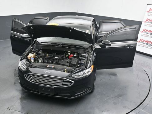 Used 2018 Ford Fusion SE w/ Fusion SE Technology Package image 40