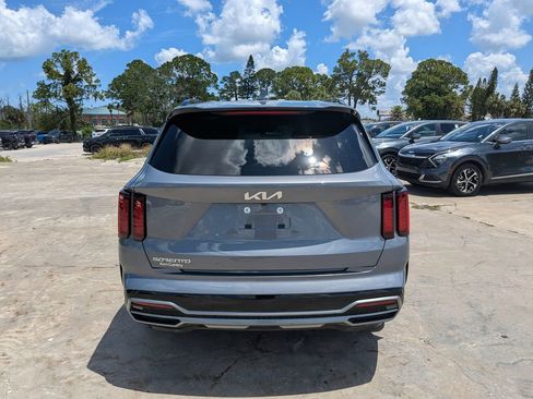 Certified 2023 Kia Sorento EX FWD image 7