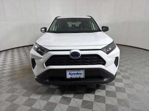 Used 2022 Toyota RAV4 LE AWD/4WD image 2