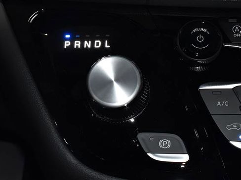 New 2026 Chrysler Pacifica Select FWD image 17