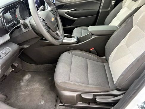 Certified 2024 Chevrolet Trax LS w/ LS Convenience Package FWD image 17