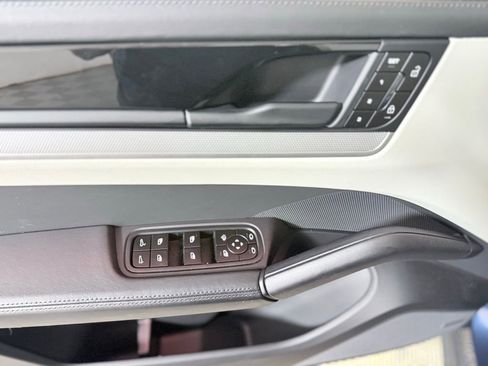 Used 2024 Porsche Cayenne Coupe image 17