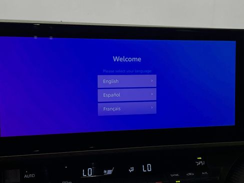 Used 2025 Toyota Camry SE w/ Multimedia Upgrade Package image 27